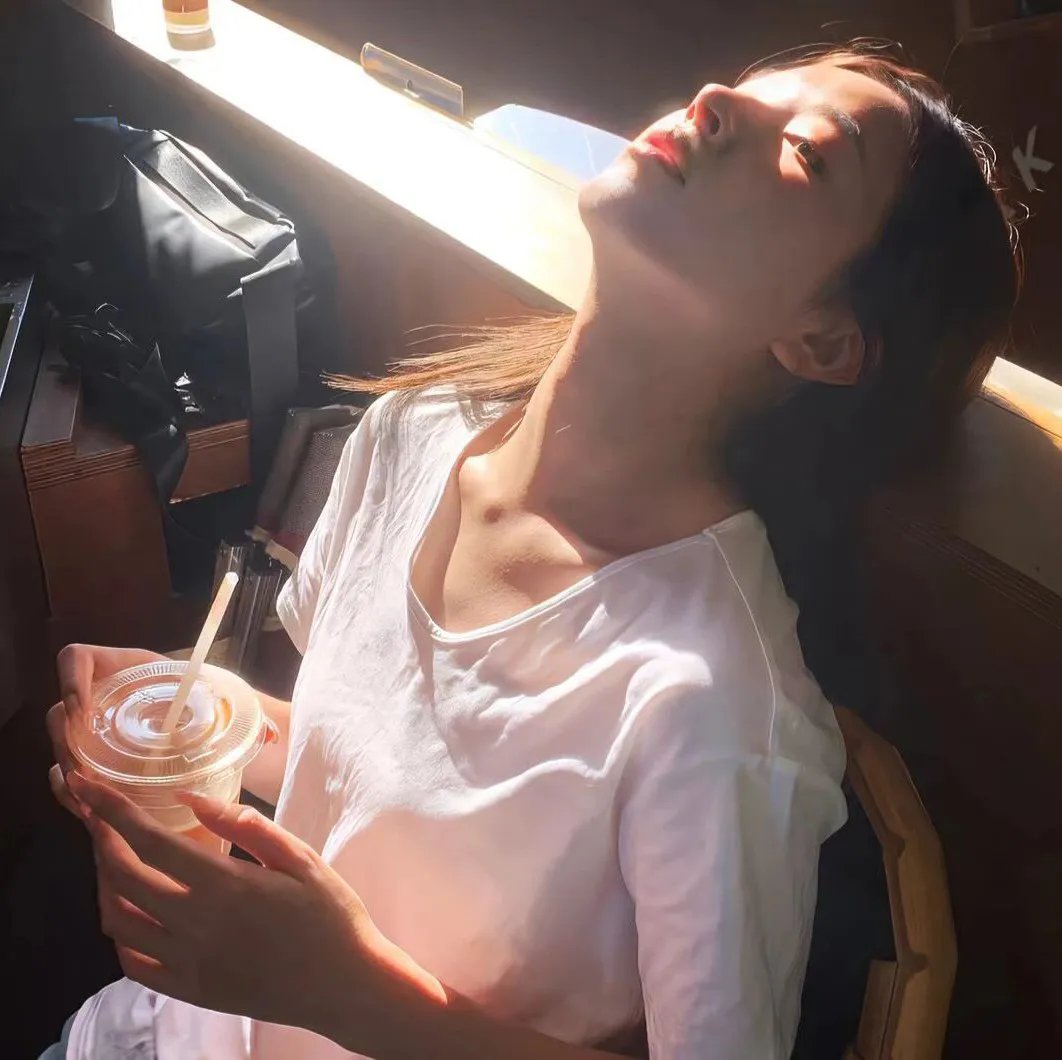 如何拯救一名死去的朋友海报